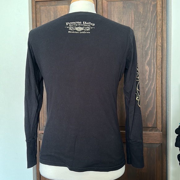 Harley Davidson, sz M womens BLACK long sleeve tee shirt, graphics on front/arms - Picture 3 of 8